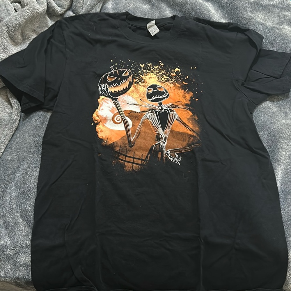 Nightmare before Christmas screen printed tee. Size medium.